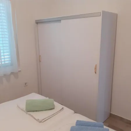 Ferienwohnung Kata Apartment *